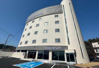 Brown Dot Hotel Eurwangri allows 18 year olds to book a room