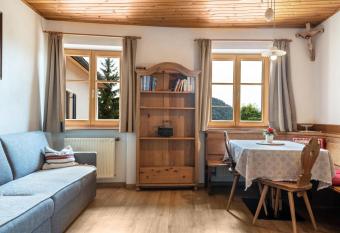 Haus Thurn Apartment A has Balcony rooms