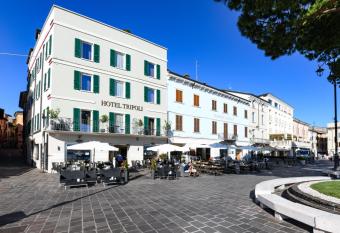 Hotel Tripoli has Balcony rooms