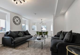 Mode Apartments Blackpool has Balcony rooms