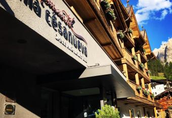 Romantik Villa Cesanueva has Balcony rooms