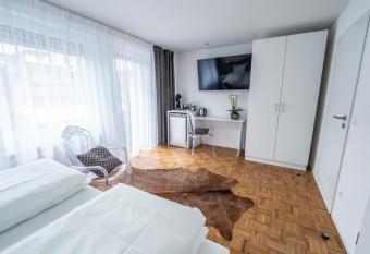 City Apartments FN L 6 KLIMATISIERT mit Balkon - Deluxe Doppelzimmer has Balcony rooms
