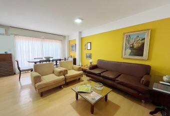 Amplio Piso Vintage, Terraza con Vista a Sierras has Balcony rooms