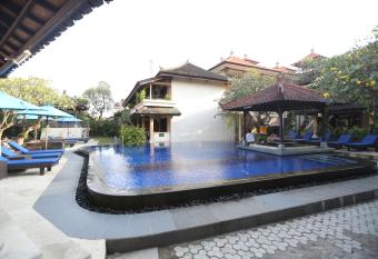 Fat Yogi Cottages has Smoking/Balcony rooms