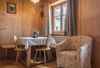 Haus Thurn Apartment B has Balcony rooms