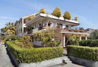Casa di Oleg has Balcony rooms