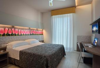 Clipper has Balcony rooms