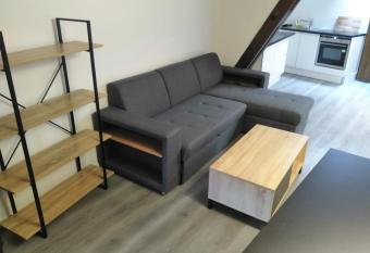 D  tente - Appartement et poutres apparentes allows 18 year olds to book a room