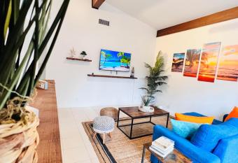 Cocobay 2br Condos Near Beach, Galleria Mall, Wilton Manors, Cruise Port has Balcony rooms