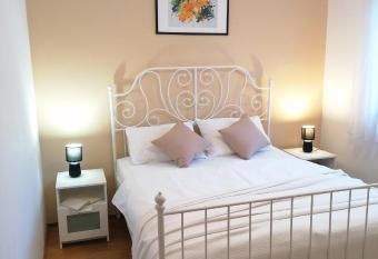 Apartment Mari has Balcony rooms