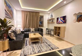 luxury studio-Haut standing MAARIF has rooms with a private hot tub