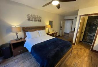 The Kanab Lodge has Balcony rooms