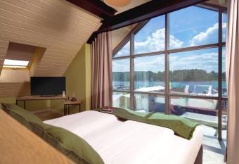 Eco Kamienica Portowa allows 18 year olds to book a room