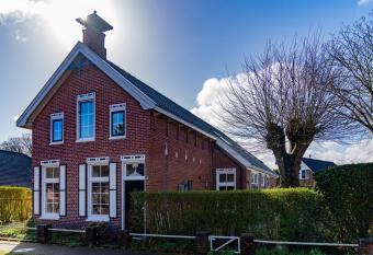 B&B De Buren has Balcony rooms