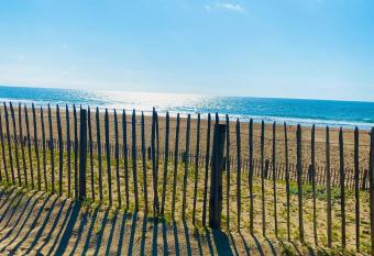 Anglet Aguilera studio moderne    deux pas des plages allows 18 year olds to book a room