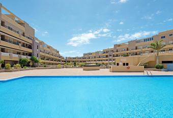 Residence La Perla has Balcony rooms