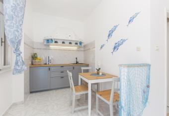 HEA APARTMENTS has Balcony rooms