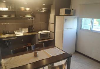 Alojamiento Toma Vieja - Depto por d  a has Balcony rooms