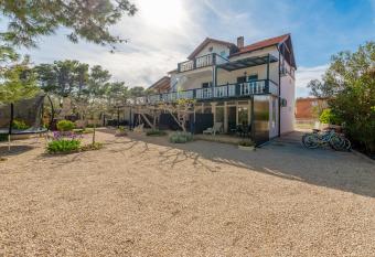 Apartments Villa Agape Vir has Balcony rooms