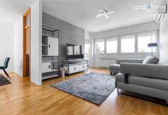 Crosspoint Zagreb has Balcony rooms