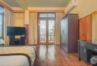 Fo Lyem Lyang Hotel aka Pudung Farm has Balcony rooms