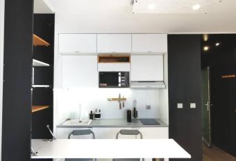 LE SAPHIR - Studio proche CHU allows 18 year olds to book a room