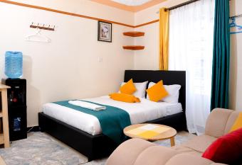 Shalom Apartments has Balcony rooms