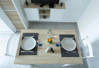 Logement   quip   allows 18 year olds to book a room