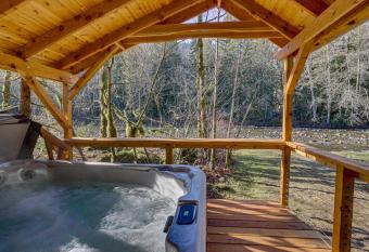 Thistle Dew has Balcony rooms