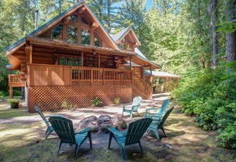 Riverwoods Lodge has Balcony rooms