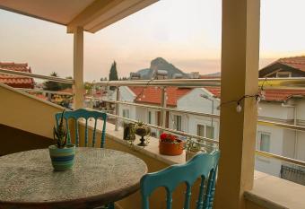 Dionyssos Apartment 2 has Balcony rooms