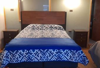 100 experiencias Chile has rooms with a private hot tub