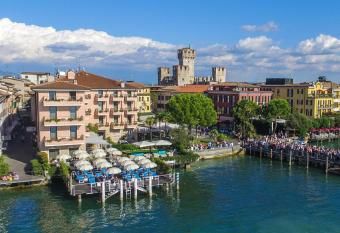 Hotel Eden has Balcony rooms
