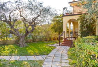 Villino Saranda - Cerrano Services allows 18 year olds to book a room