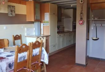 Chalet duplex avec terrasse enti  rement   quip  60m2 has Balcony rooms