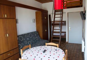 Studio avec vue sur la mer et balcon amenage a Le Barcares has Balcony rooms