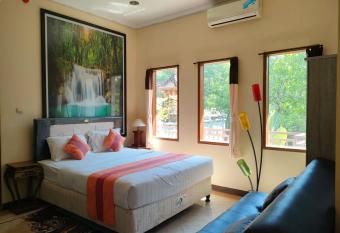 Balisee Villatel Kedonganan has Balcony rooms