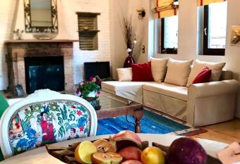 Amadryas villa florina has Balcony rooms