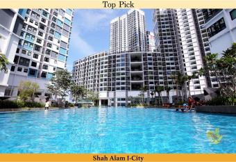 I-City Homestay@5 min walk to shopping Mall allows 18 year olds to book a room