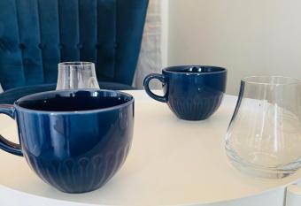 Bourne End has Balcony rooms