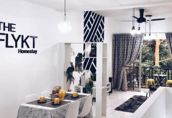 The Flykt Homestay has Balcony rooms