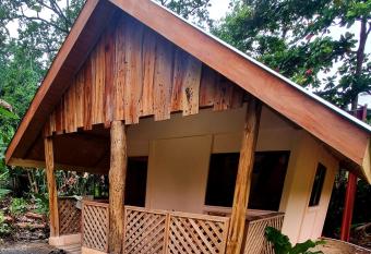 Ballena Oasis Homes (Chalets con AC) has Balcony rooms