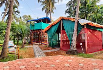 ArtKarna has Balcony rooms