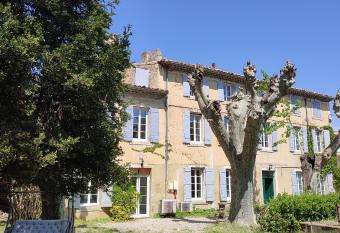 Le mas Roc amour allows 18 year olds to book a room