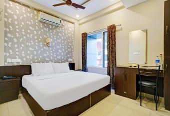 Galaxy Inn has Smoking rooms