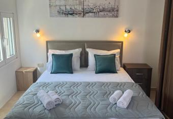 Venice Apartments has Balcony rooms