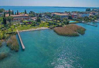 Hotel La Pa  l has Balcony rooms
