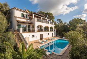 Villa Sol y Mar has Balcony rooms