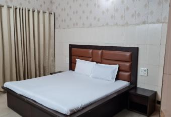 Behl Ashiana has Smoking rooms