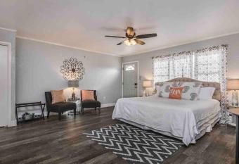 Bivins Suite Perfectly Located off I-40 allows 18 year olds to book a room